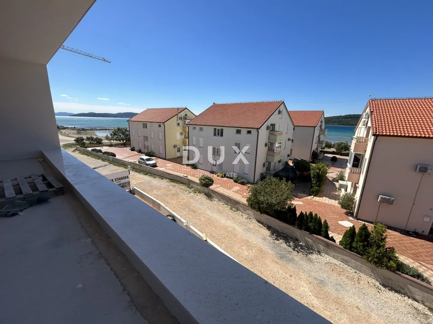 vodice, srima – luksuzni penthouse, 70 m od mora, s liftom - slika 4