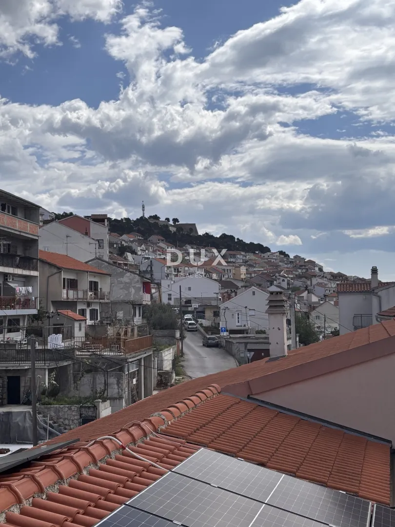 šibenik, crnica – dvoetažni stan sa pogledom i garažom, 250 m² - slika 12