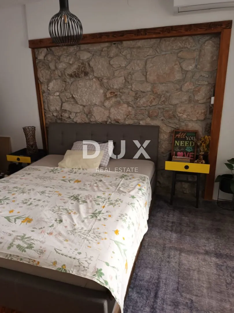 šibenik, centar - kuća u centru grada s tri apartmana i 230 m2 dvorišta i o - slika 7