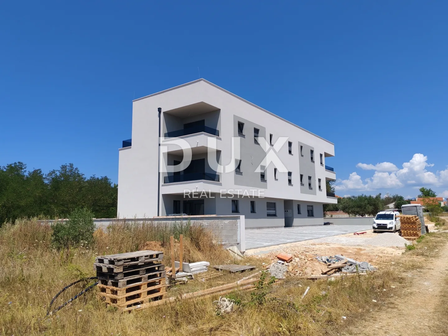 zadar, privlaka - elegantan stan s vrtom 110 metara od mora! s1 - slika 4
