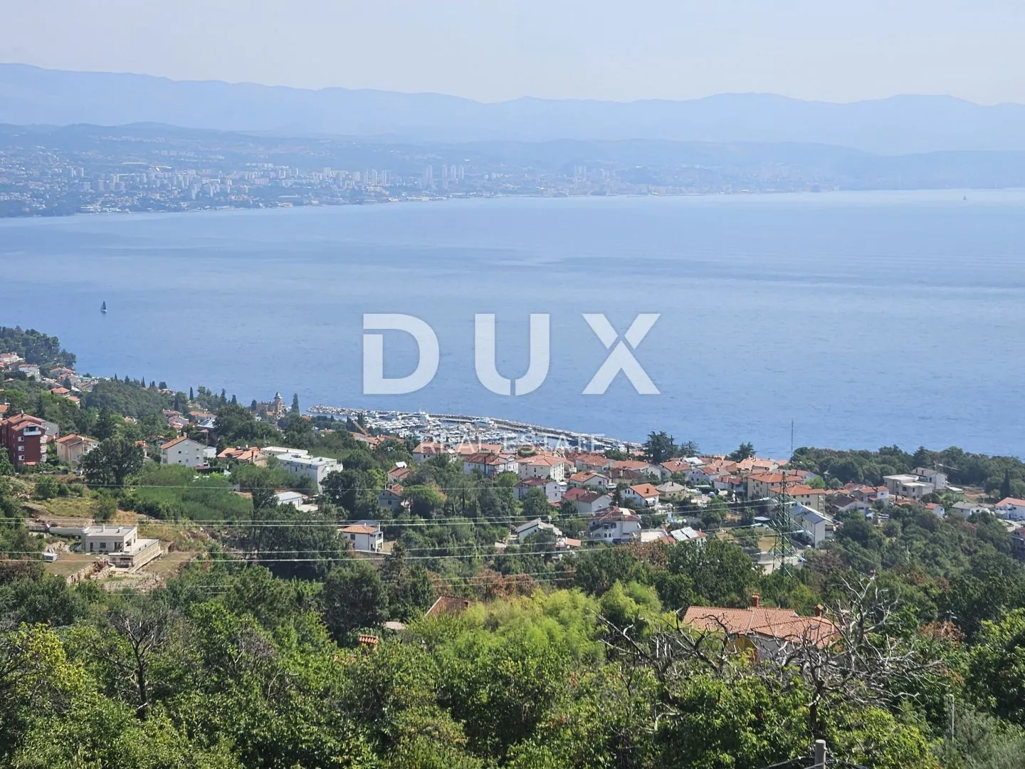 OPATIJA, LOVRAN - ekskluzivna novogradnja s 5 apartmana, s panoramskim pogledom i bazenom + okoliš 600m2