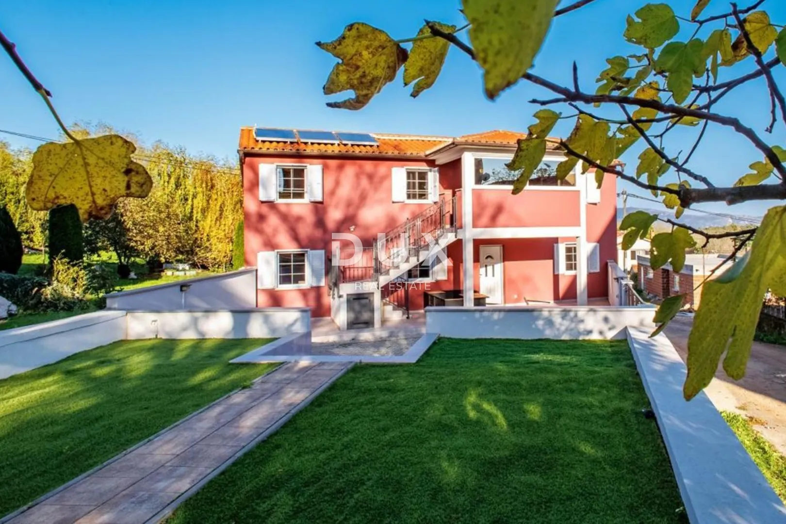 ISTRA, LABIN - Komforna kuća s dva stana