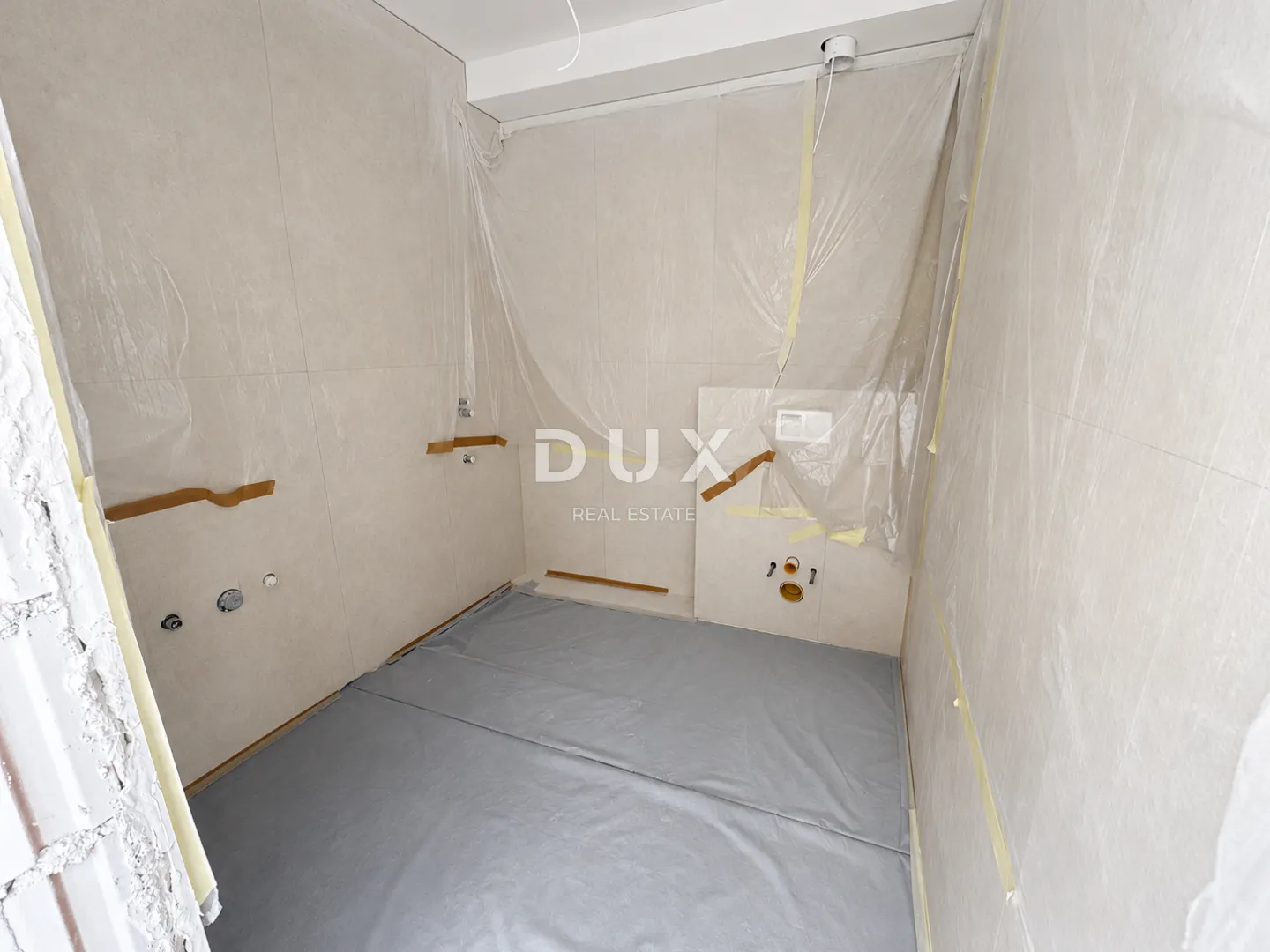 vodice, srima – penthouse s liftom, krovna terasa 109 m², 70m od plaže - slika 20