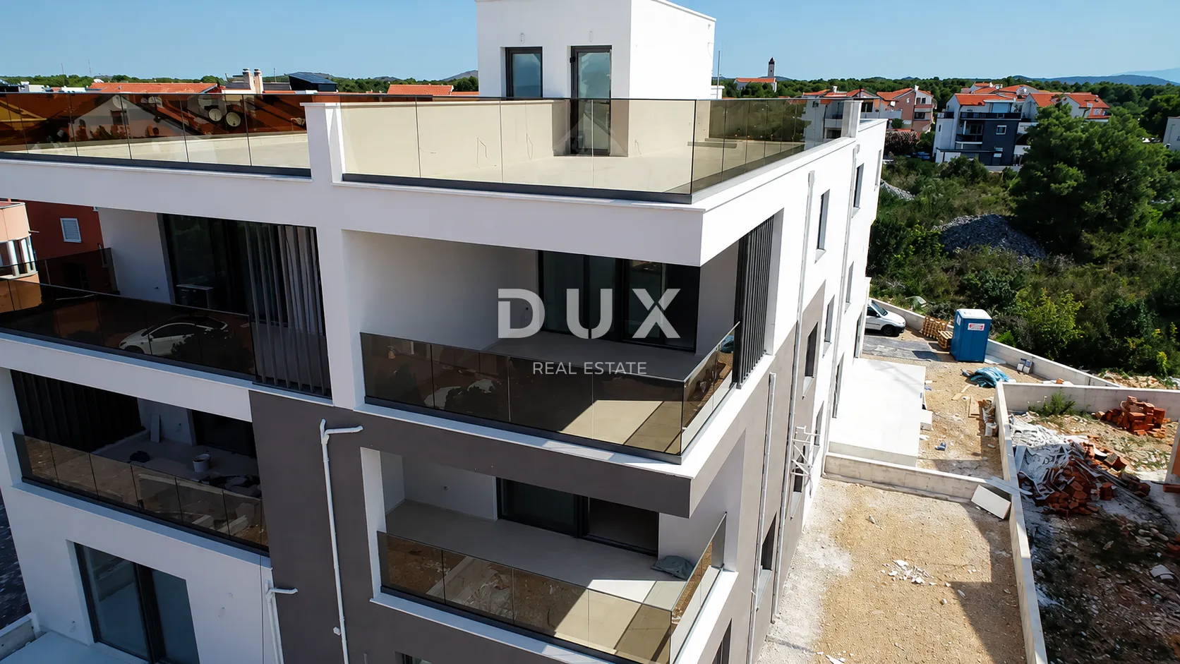 vodice, srima – penthouse s krovnom terasom, pogledom na more i liftom - slika 2