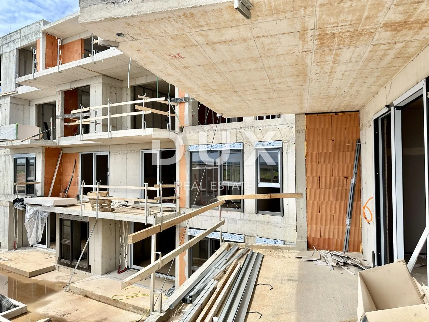 istra, umag - vrhunski 2s+db s balkonom u novogradnji - slika 4