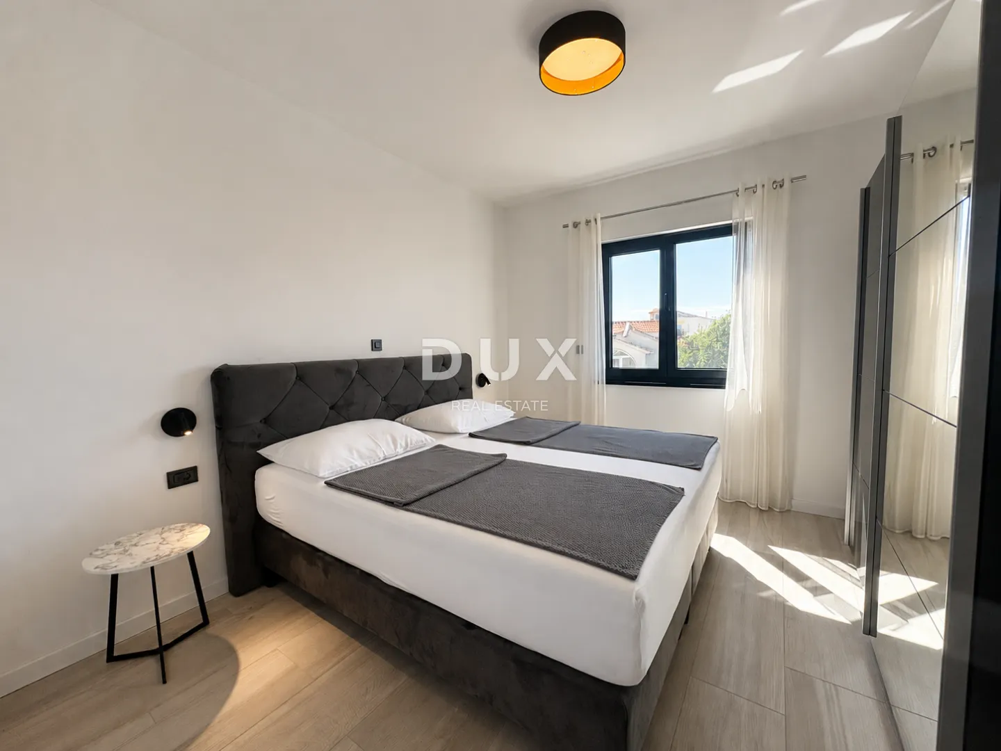 vodice, srima – dvosoban stan s terasom i studio apartman, 50m od mora i plaže - slika 8