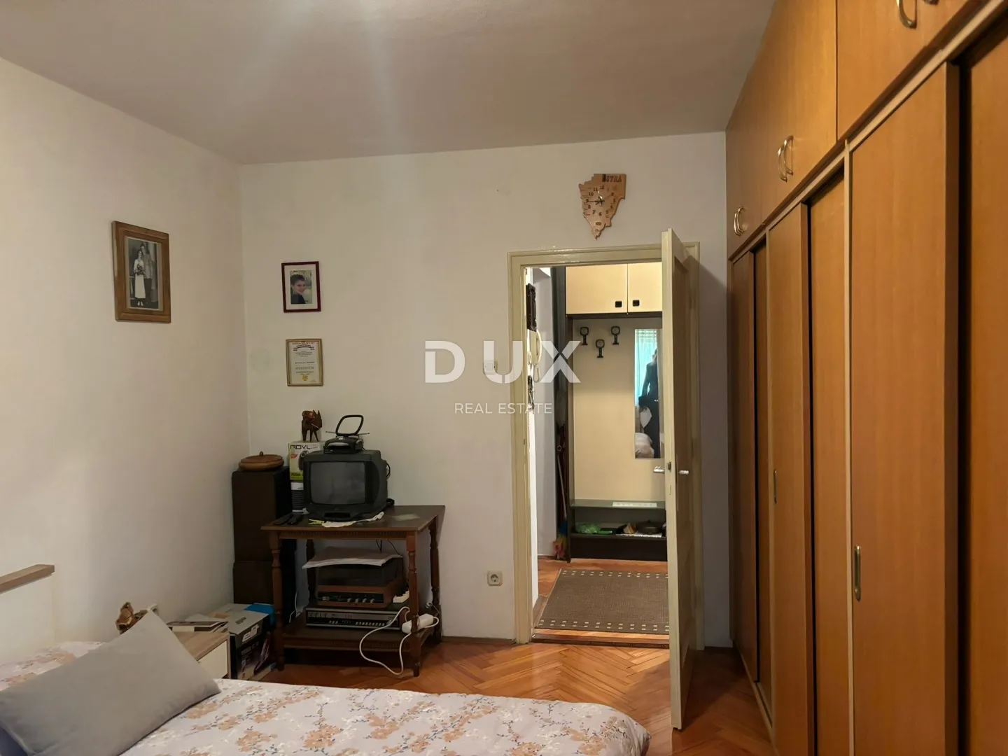 istra, pula - stan nadomak centra s dvije terase! - slika 19