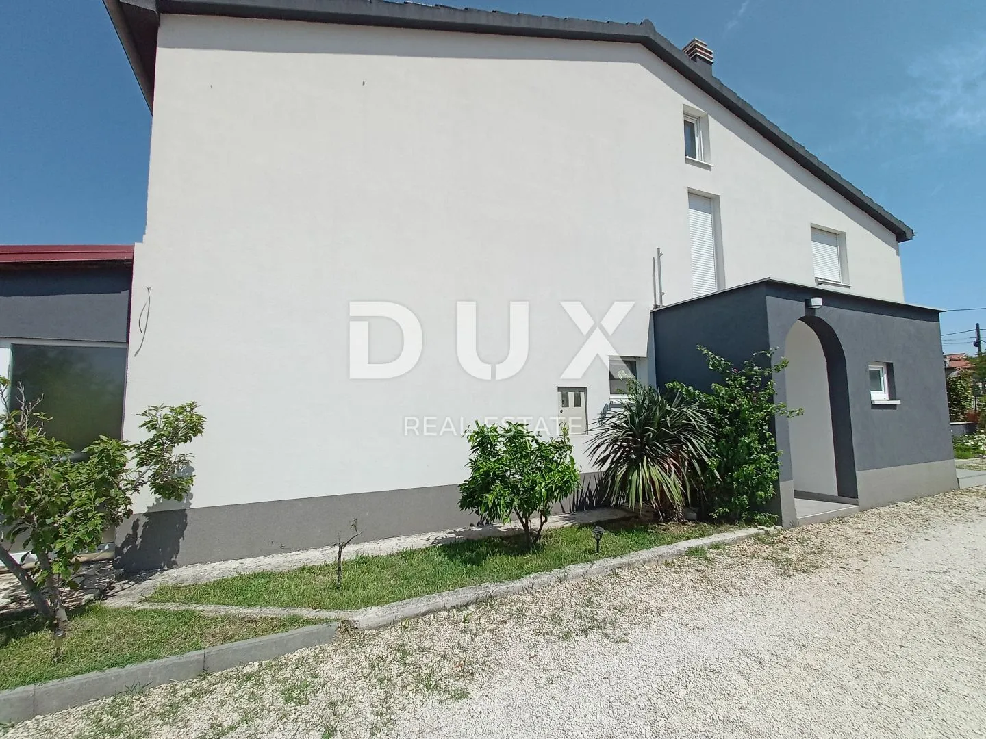 zadar, debeljak - prekrasna vila s bazenom - slika 31