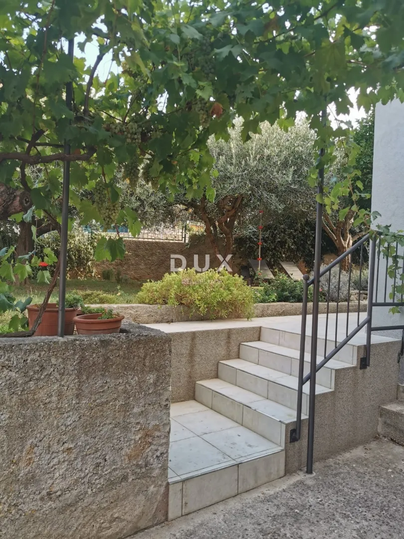 mali lošinj- etaža kuće sa tri stana - slika 15