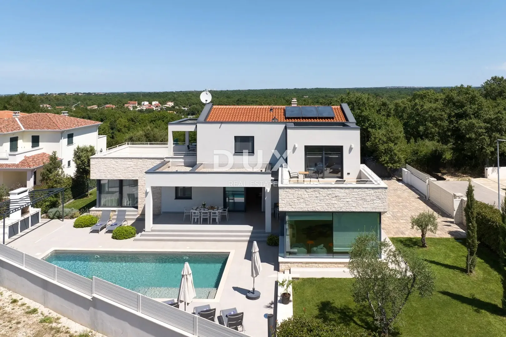 istra, poreč - moderna kuća s bazenom - slika 47