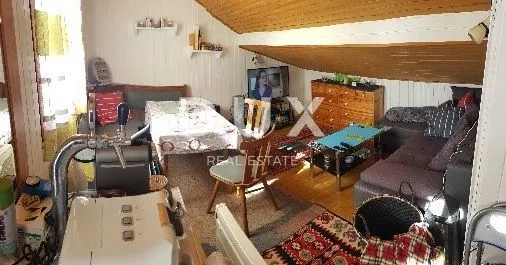 otok krk, grad krk - kamena kuća sa pogledom na more - slika 15