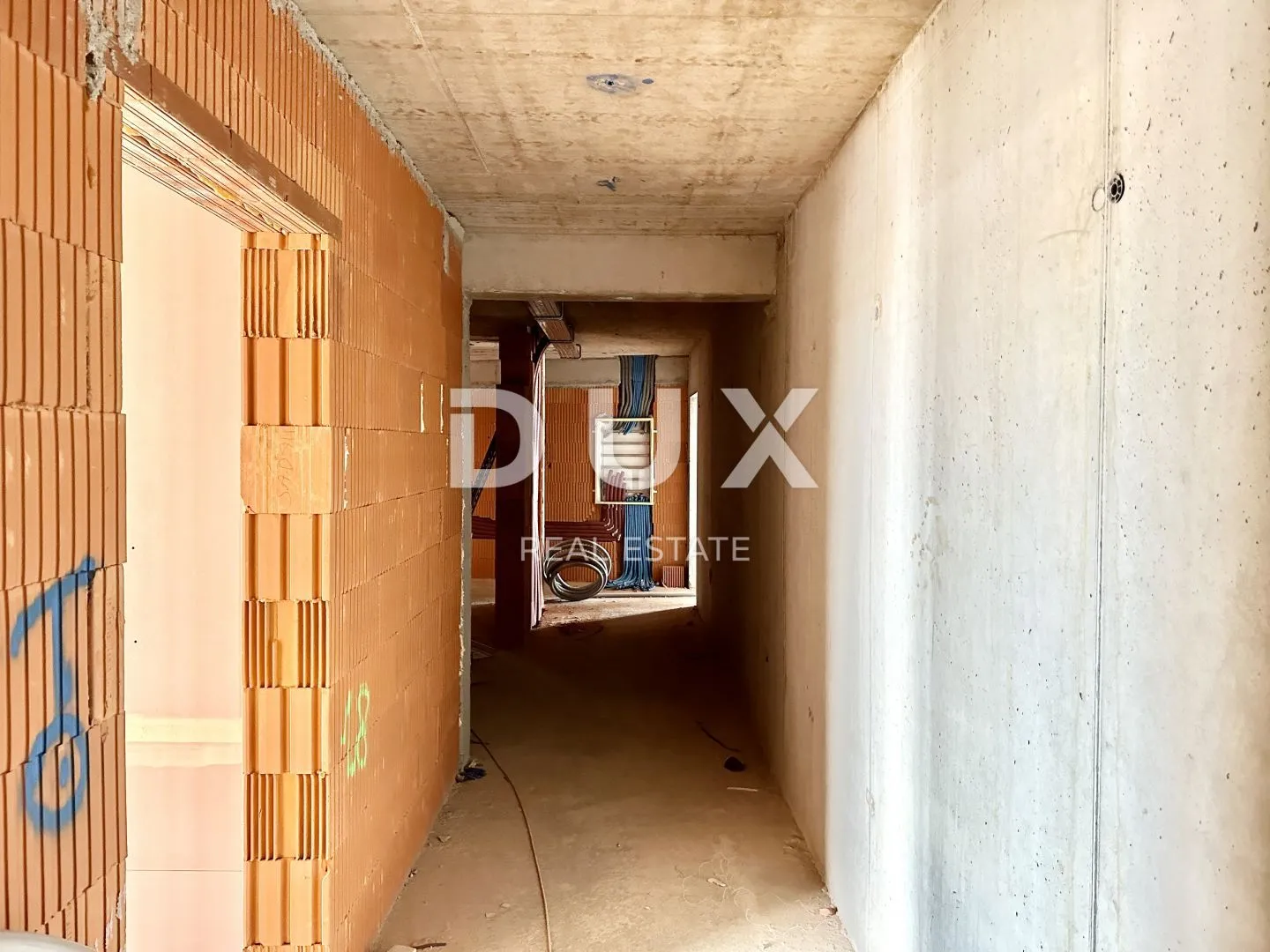 istra, umag - vrhunski 1s+db s loggiom u novogradnji - slika 3