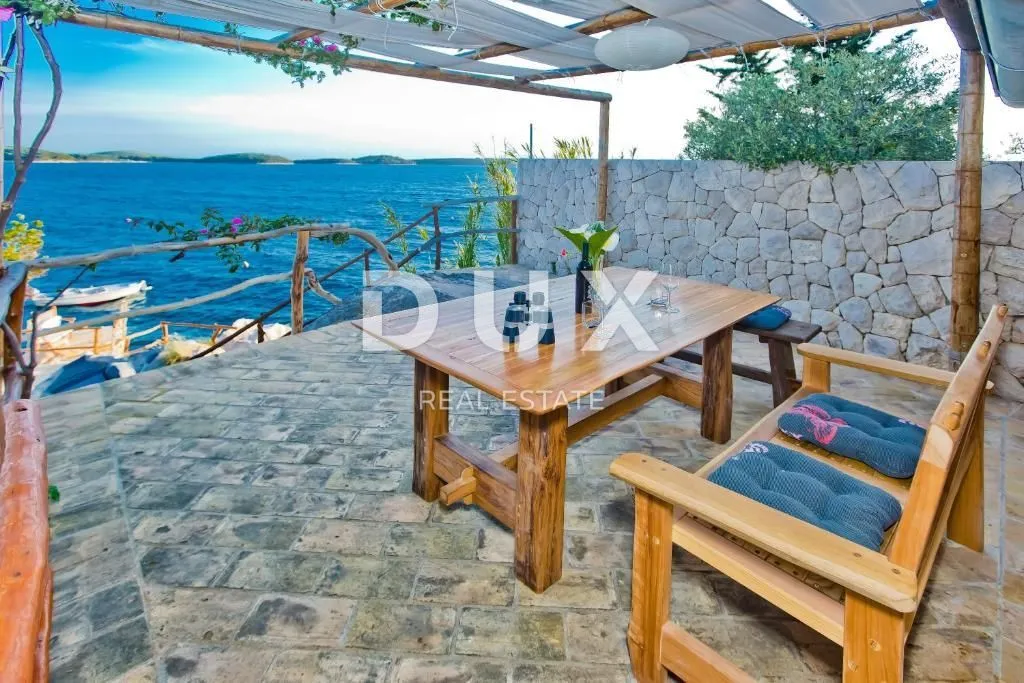 otok hvar - vila u gradu hvaru prvi red do mora - slika 7