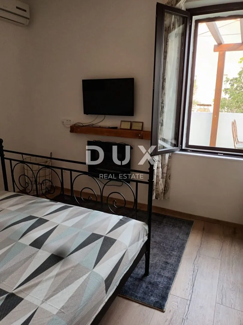 šibenik, centar - kuća u centru grada s tri apartmana i 230 m2 dvorišta i o - slika 8