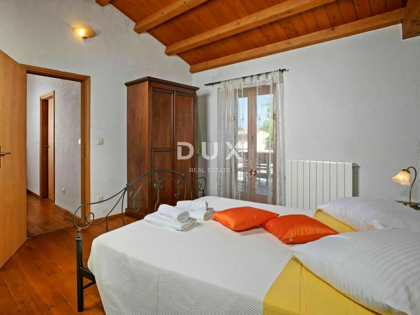 istra, tinjan - kamena autohtona vila - slika 63