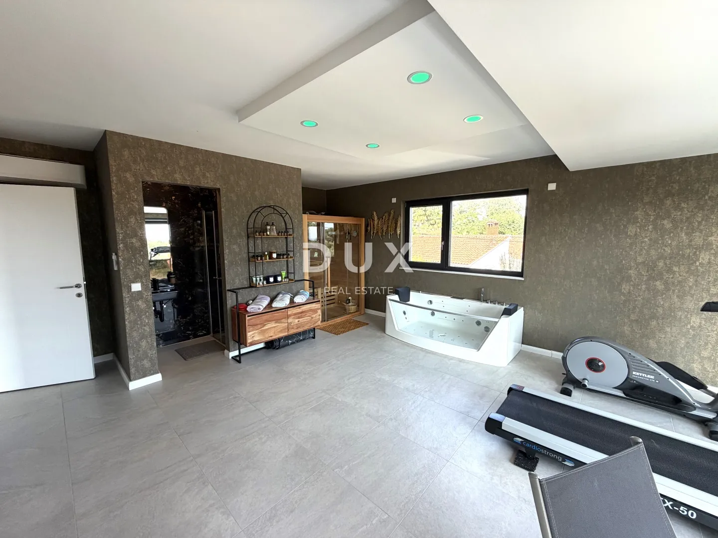 poreč, kosinožići, četverosobna vila, 510 m2, s bazenom - slika 35