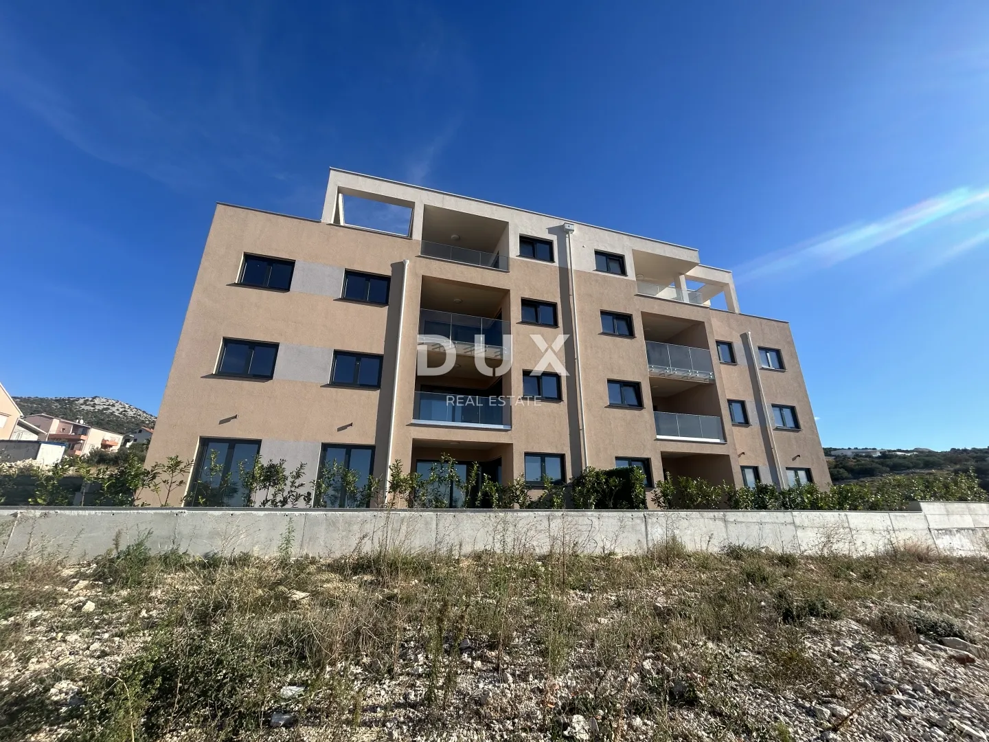 primošten, dolac – stan u prizemlju s vrtom i savršenim pogledom - slika 4