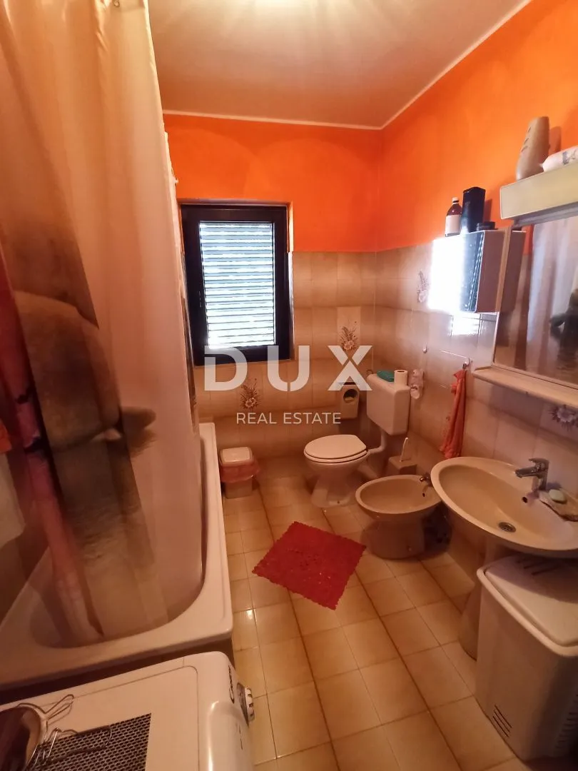 istra, svetvinčenat - obiteljska kuća s dva apartmana - slika 21