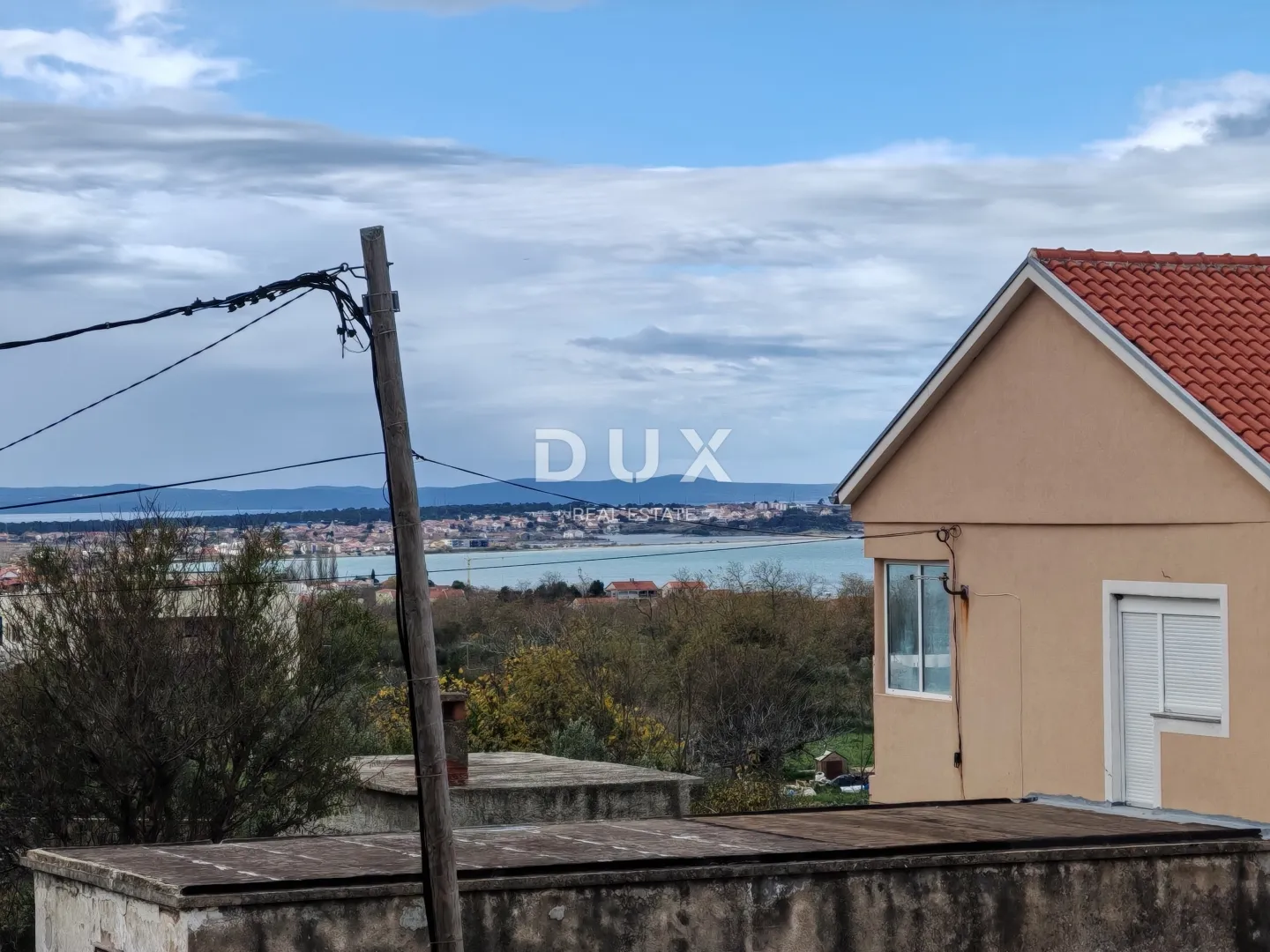 zadar, vrsi - vrhunska dvojna kuća s pogledom na more i okućnicom! b - slika 12