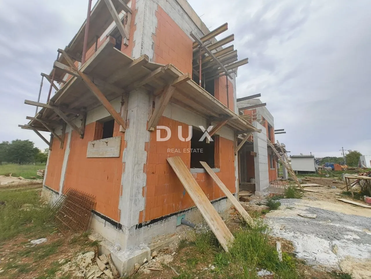istra, poreč - četverosoban stan na katu - slika 9