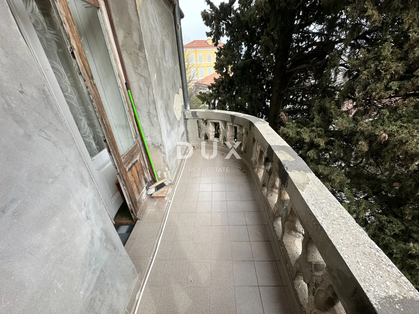 istra, pula - jedinstveni stan od 178 m2 u srcu pule! - slika 11