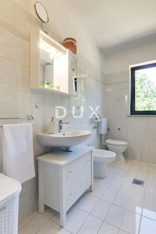istra, poreč - kuća za odmor s bazenom i pogledom na more - slika 27