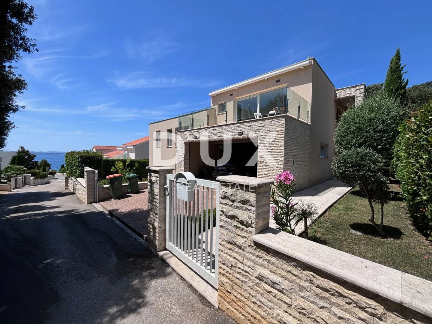 zadar, kožino - predivna vila s bazenom 100 m od mora - slika 12