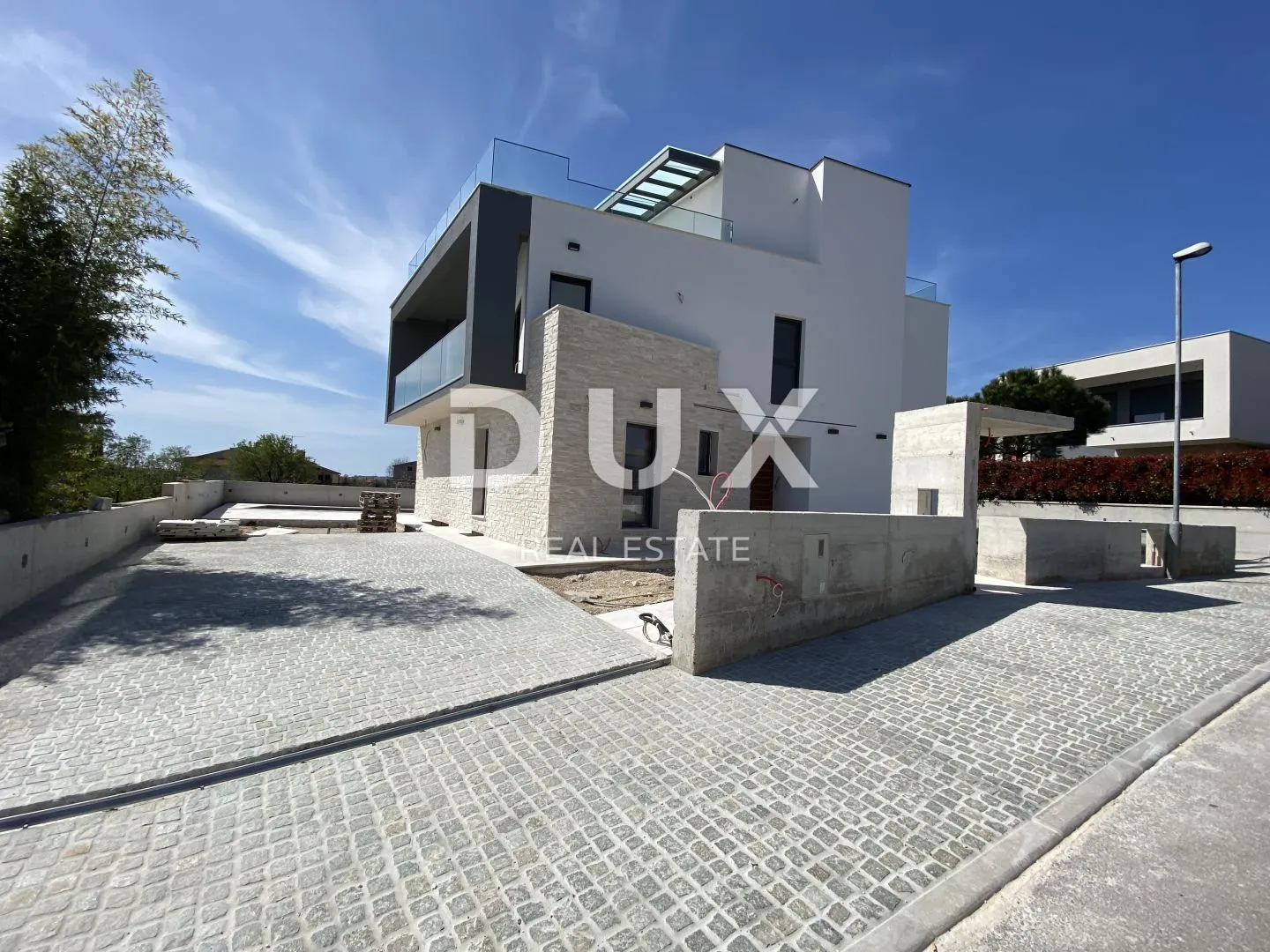 ISTRA, ROVINJ - samostojeća ekskluzivna villa - NOVOGRADNJA s bazenom! HITNA PRODAJA! PRILIKA!