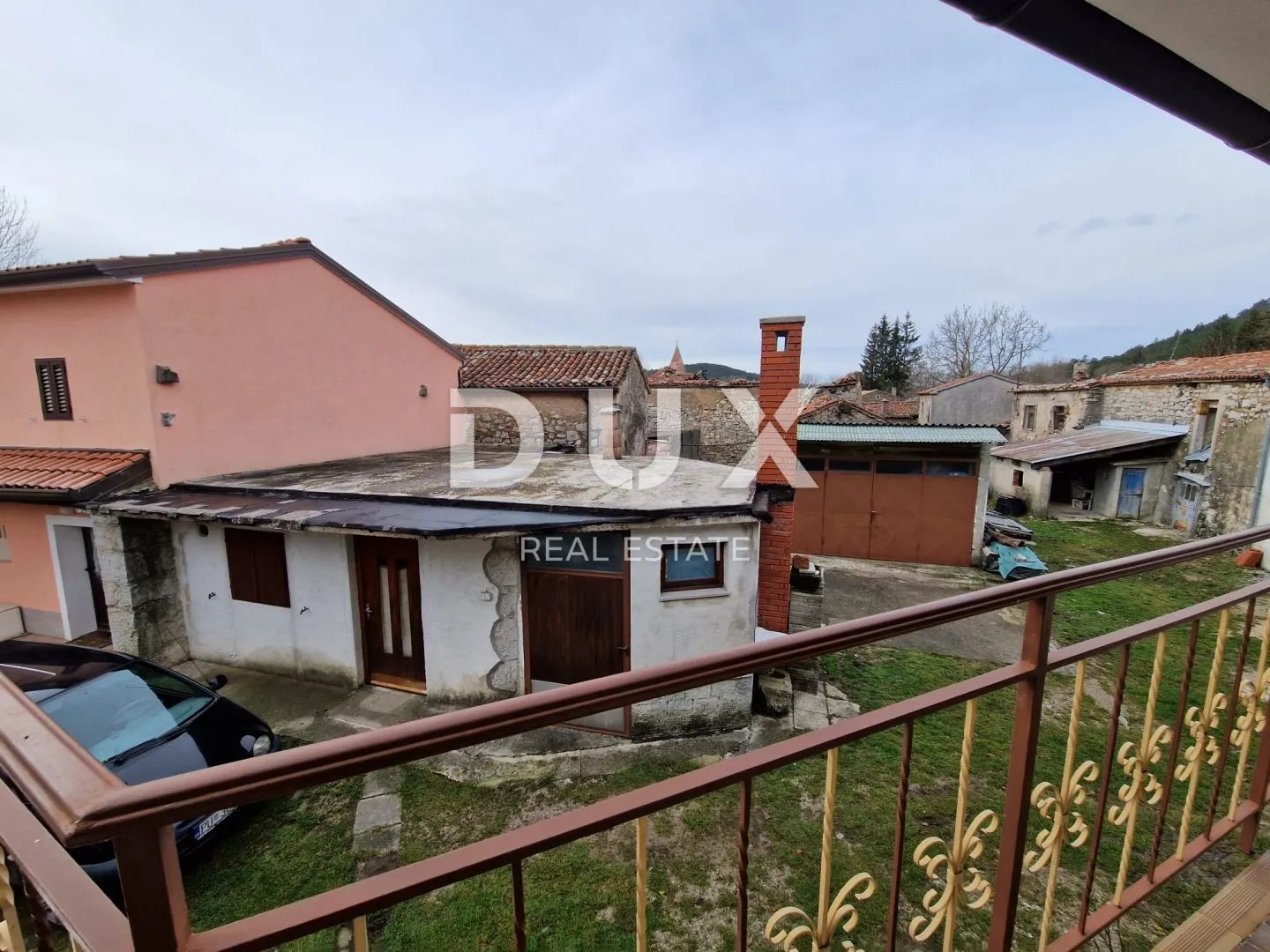 istra, buzet - kuća u nizu s garažom i spremištem - slika 22