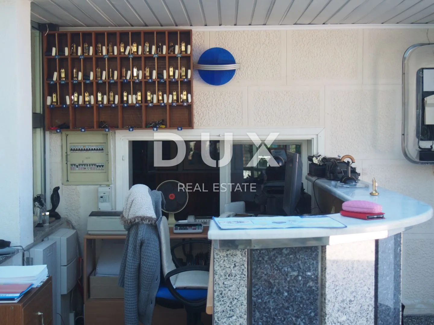 otok pag, pag - prostrani hotel i 1271m2 terena 1. red do mora - slika 10