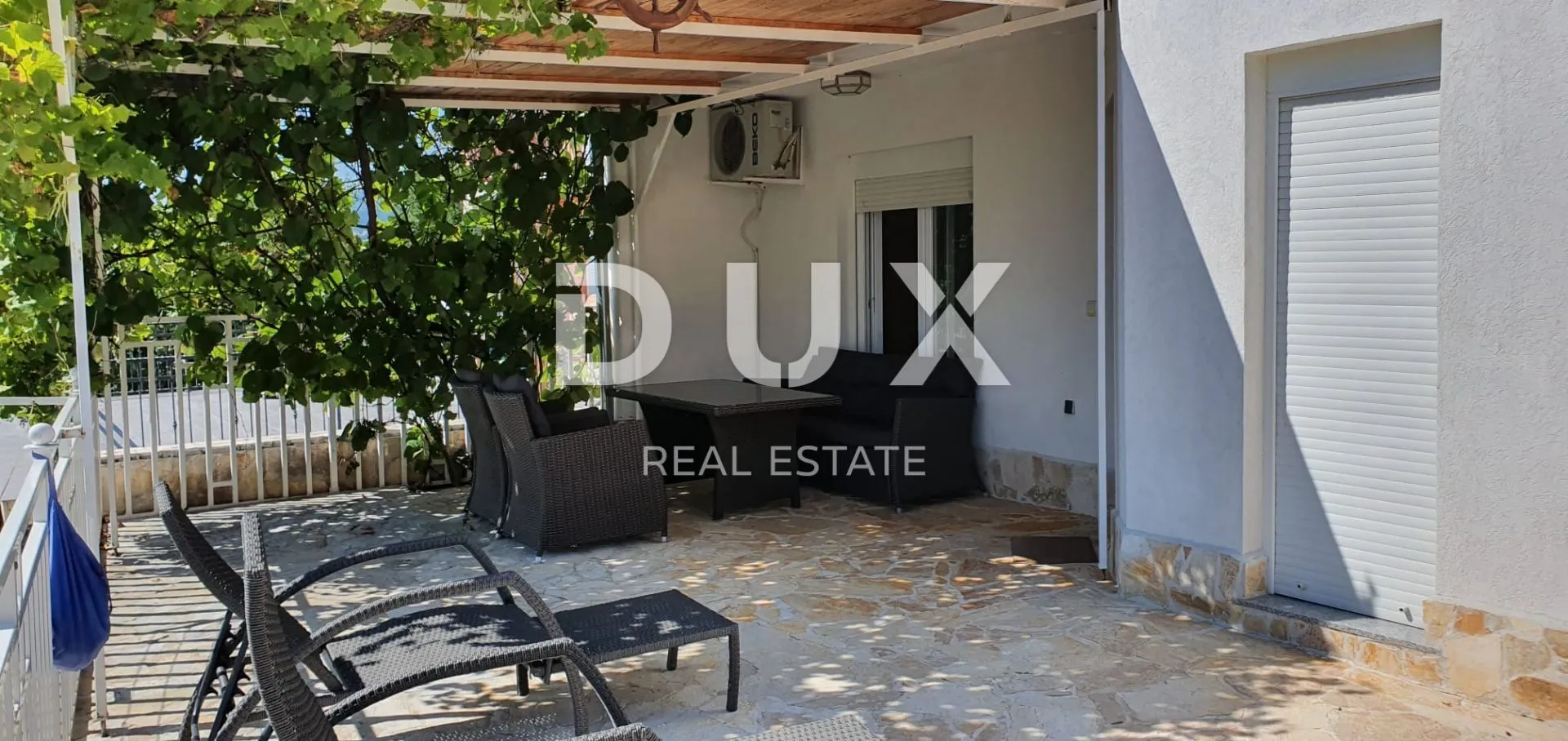 novi vinodolski - kuća u mirnom predjelu s 5 apartmana - slika 2