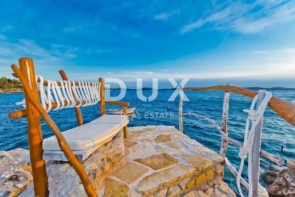 otok hvar - vila u gradu hvaru prvi red do mora - slika 27