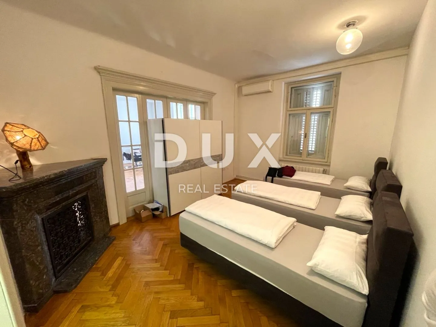 rijeka, centar - prilika za investiciju, prostrani stan 175 m2! - slika 9