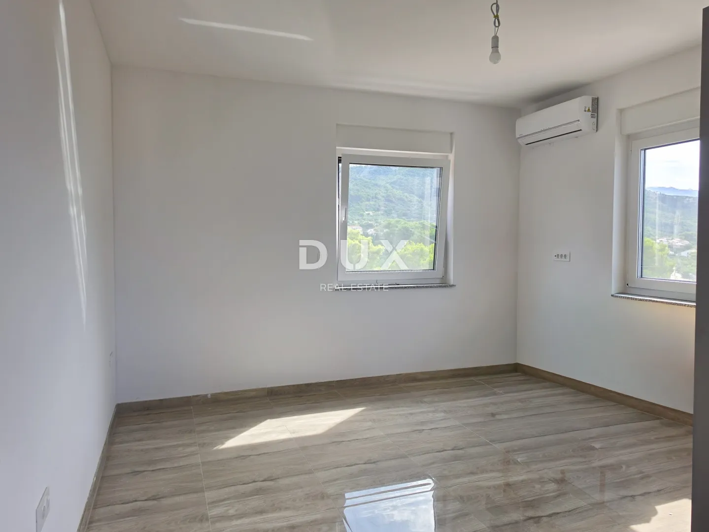 otok rab, banjol - luksuzni penthouse s 360° pogledom - slika 11