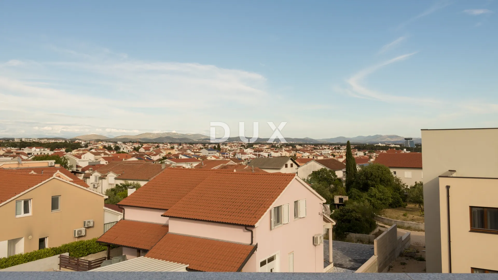 vodice, obrove, vila, 291,76 m2, tri etaže, dvorište - slika 23