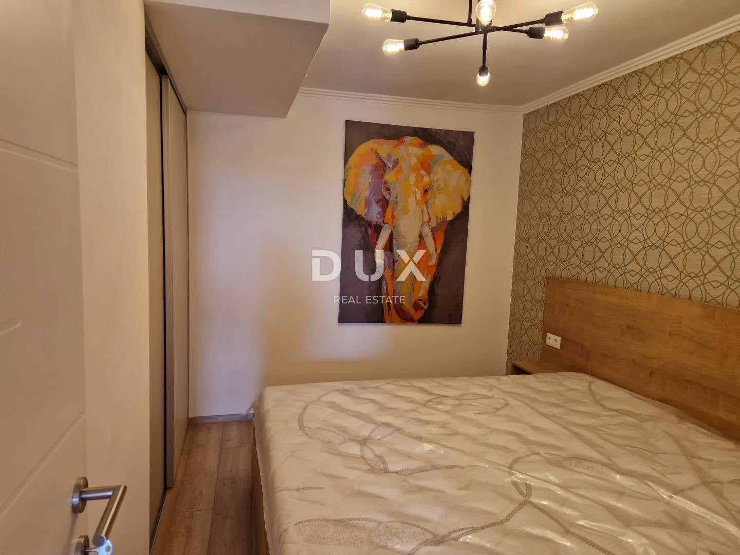istra, labin – stan, 81 m², terasa, vrt i pogled na grad - slika 17