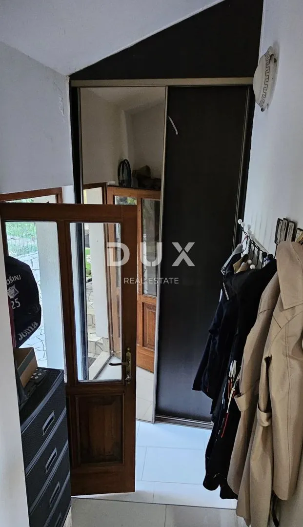 mali lošinj, centar - stan sa dvorištem na samo 500m od mora i glavnog trga - slika 12