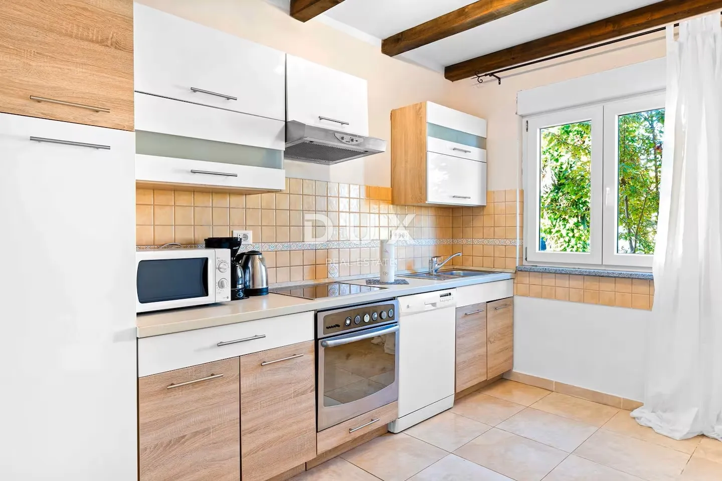 poreč, funtana - mediteranski dom s rustikalnim detaljima, 238m2 - slika 7