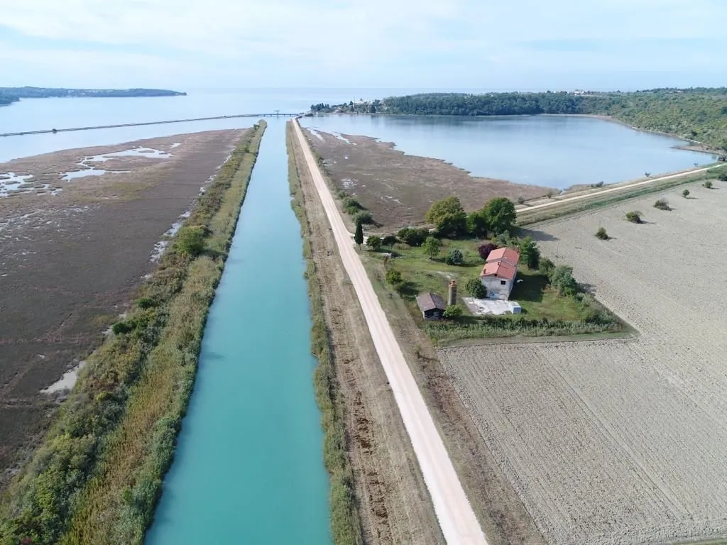 istra, novigrad, grandini - kuća za adaptaciju u blizini plaže! - slika 2