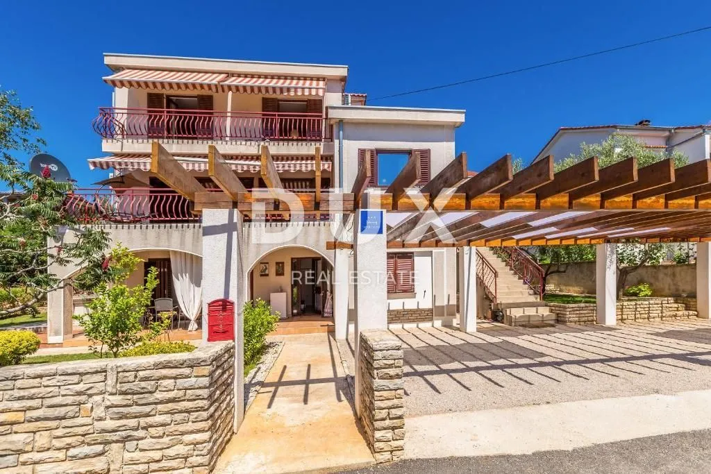 otok krk, šotovento - samostojeća kuća sa 3 apartmana i pogledom na more - slika 2