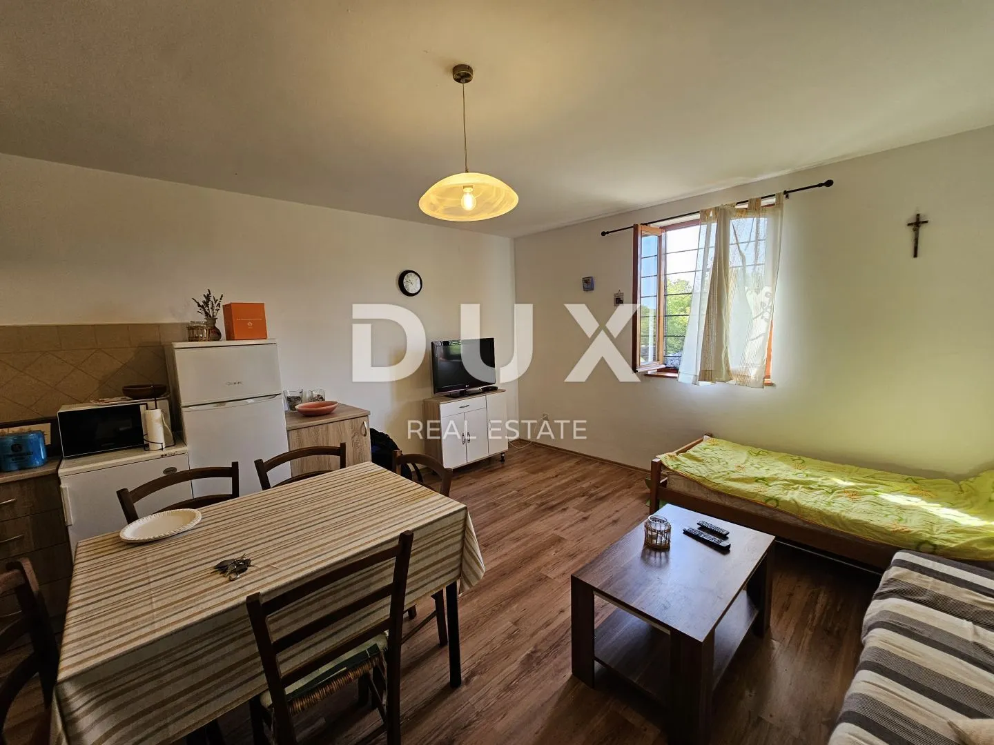 otok krk, vrbnik (okolica) - samostojeća kuća na osami sa dva apartmana - slika 3
