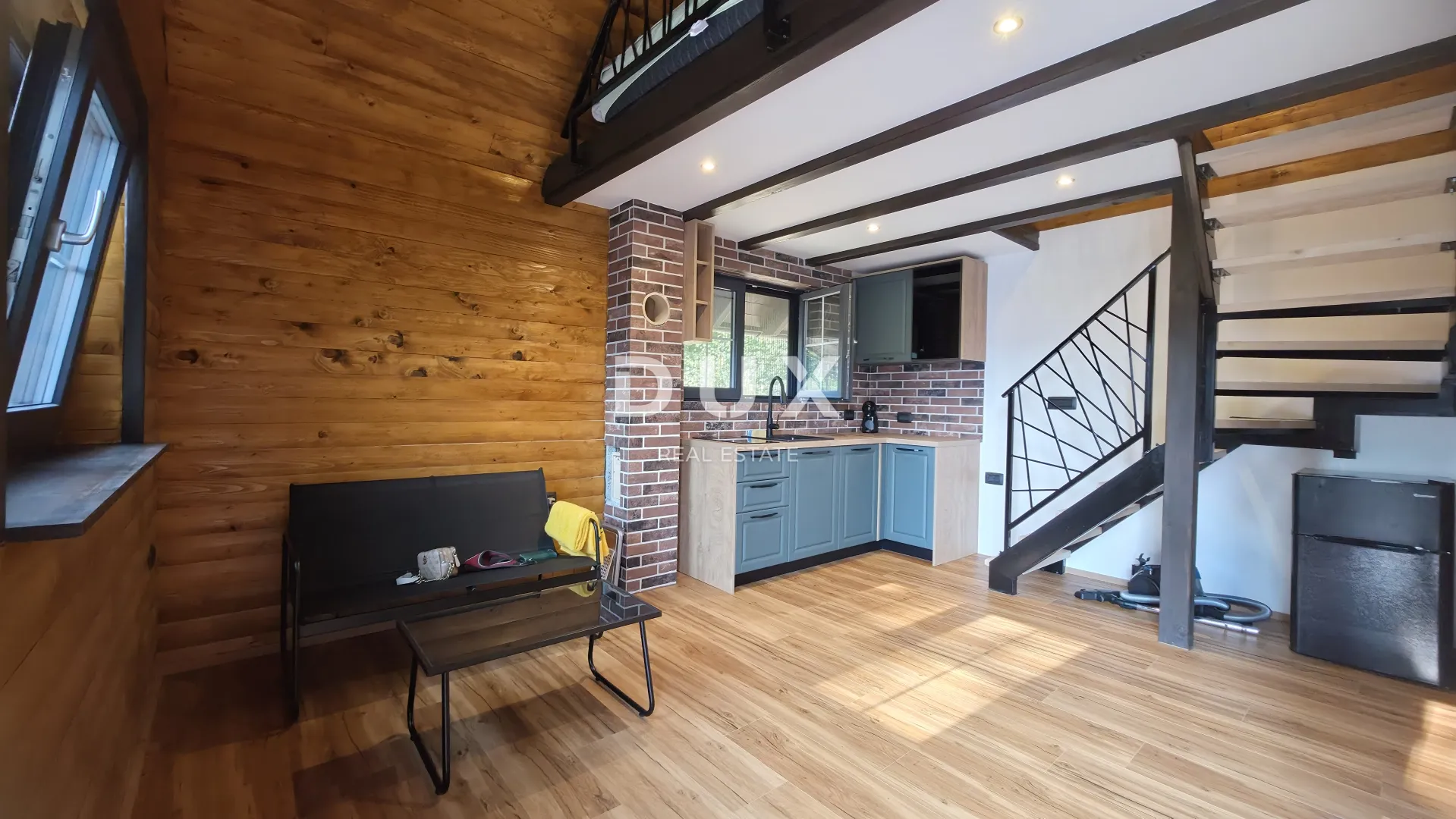 gorski kotar, lič, drvene kuće, tri sobe, 84m2+25m2 - slika 11
