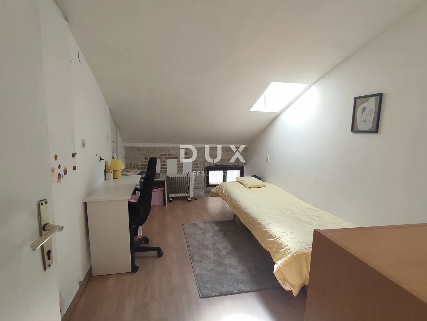 istra, pula – prostoran stan u centru grada - slika 8