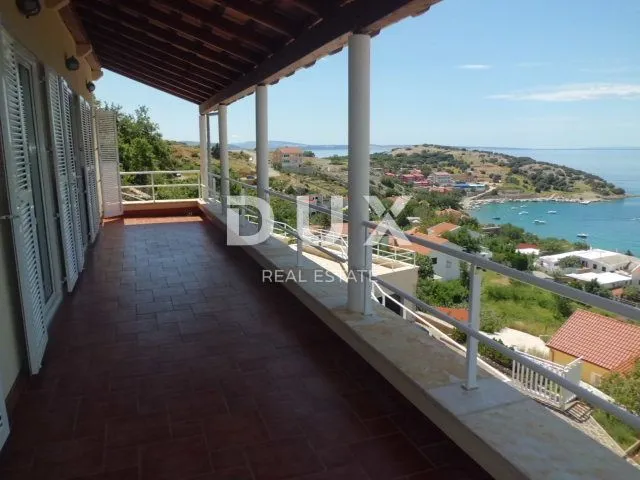otok krk - ekskluzivna vila sa bazenom - slika 99