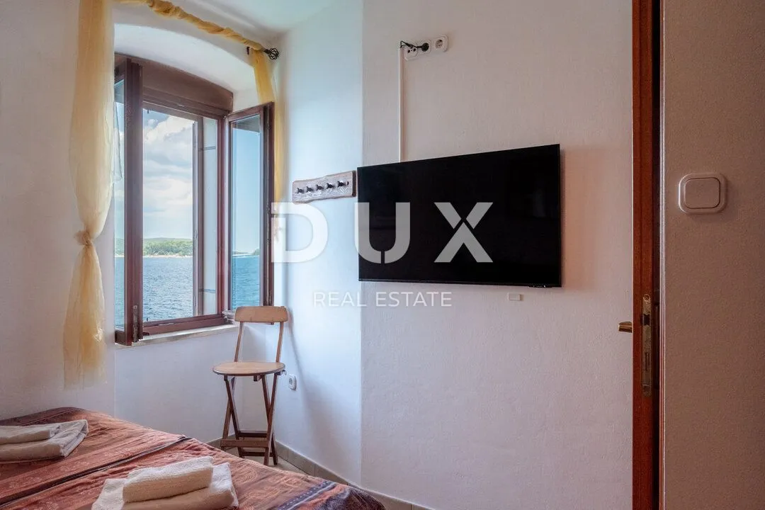 istra, rovinj - 2ss+db stan smješten prvi red do mora s privatnom plažom - slika 17