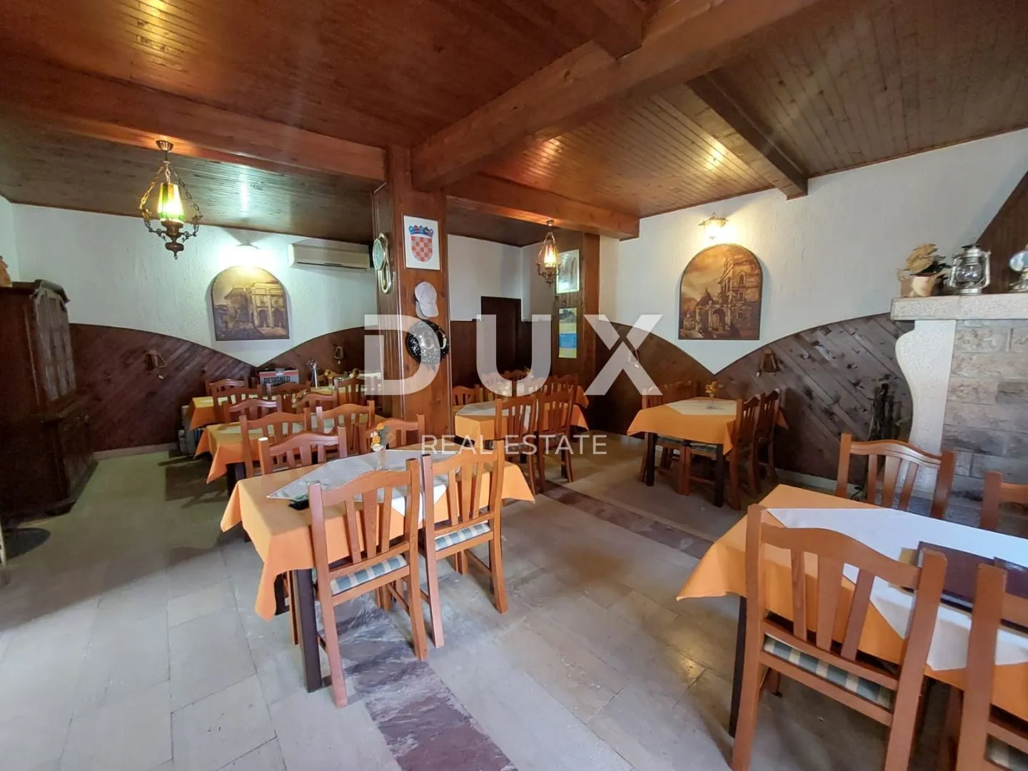 istra, buje - kuća s restoranom u centru buja, pogled na more - slika 18
