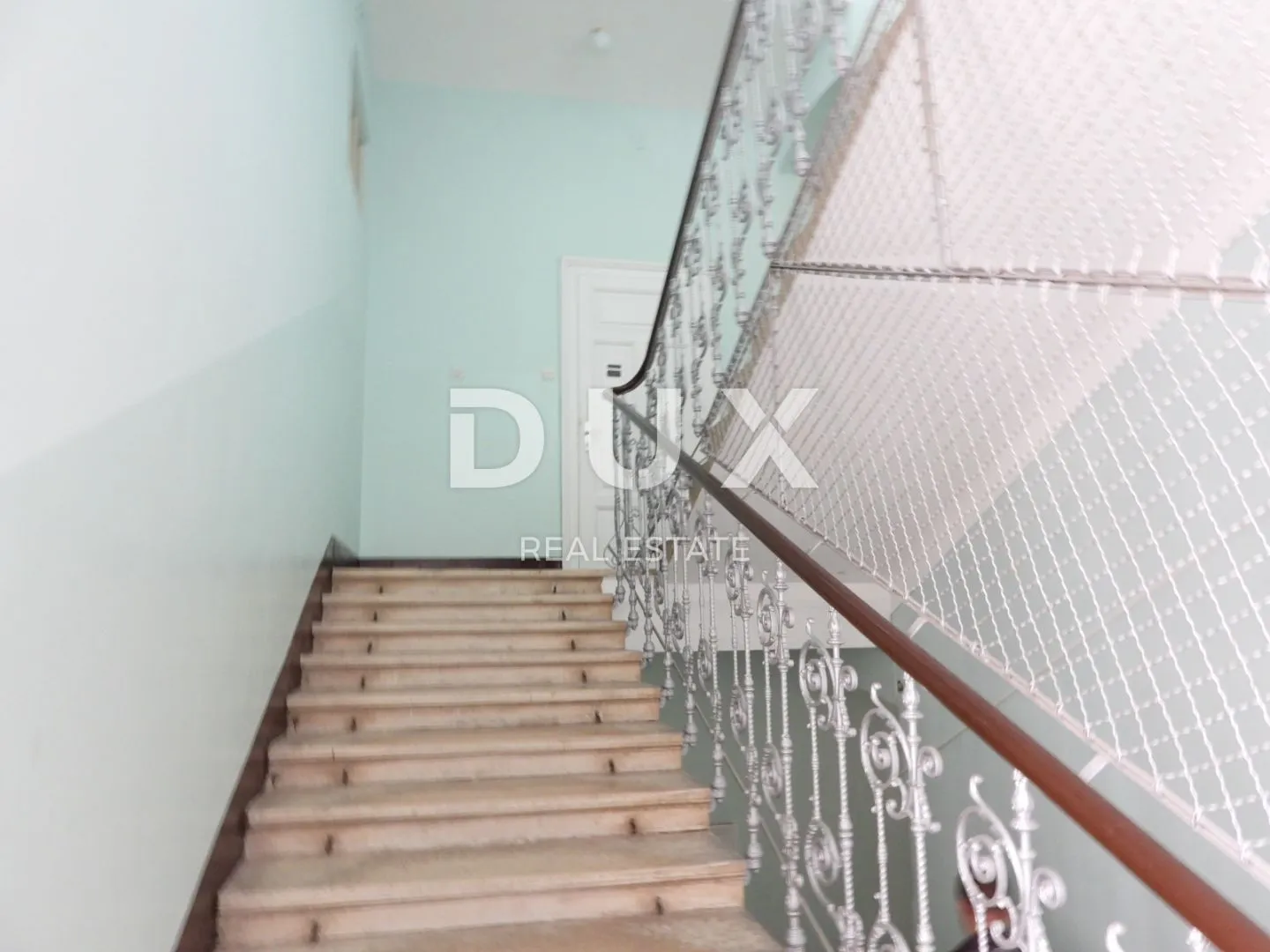 opatija, centar- eksluzivno uređen dvoetažni stan 4s+db 165m2 - slika 48