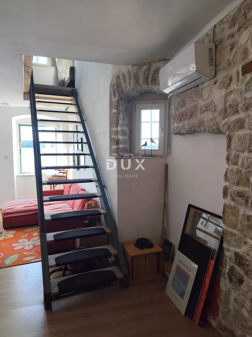 šibenik, riva - autentičan stan u kamenoj kući s pogledom na more - slika 2