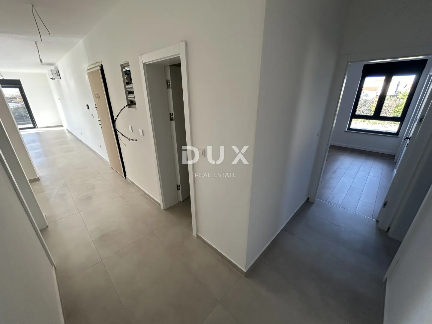 šibenik, tribunj – stan s pogledom na more u novogradnji! prilika! - slika 16