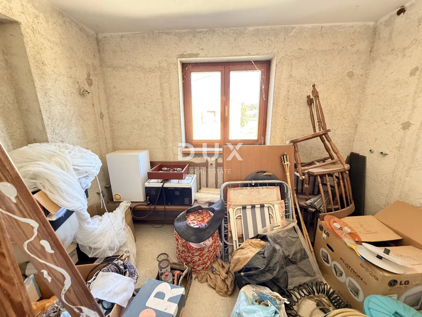istra, pomer - samostojeća kuća 250m2 s garažom i okućnicom, 150m od mora - slika 18